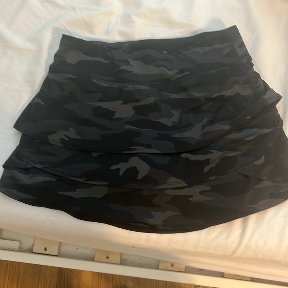 Athleta girl camo skirt size 14